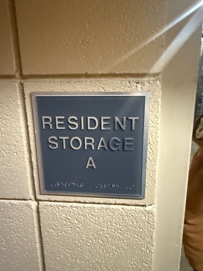 Building Photo - Fantastic Studio in The Metropolitan Condos