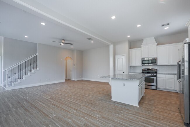 Building Photo - 118 Cheswood Manor Drive