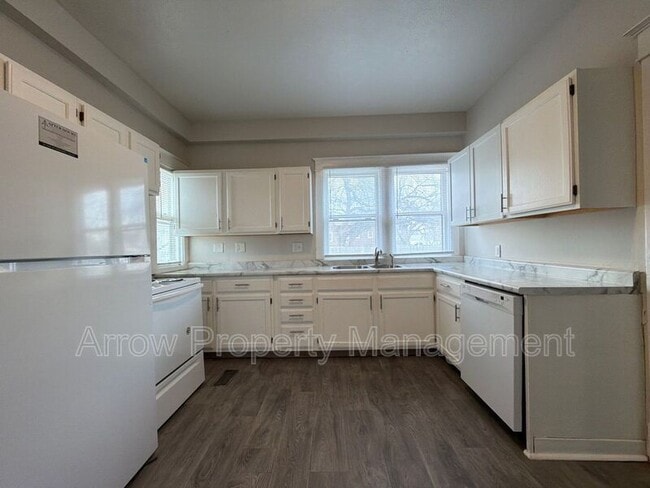 Building Photo - 2832 Dudley St