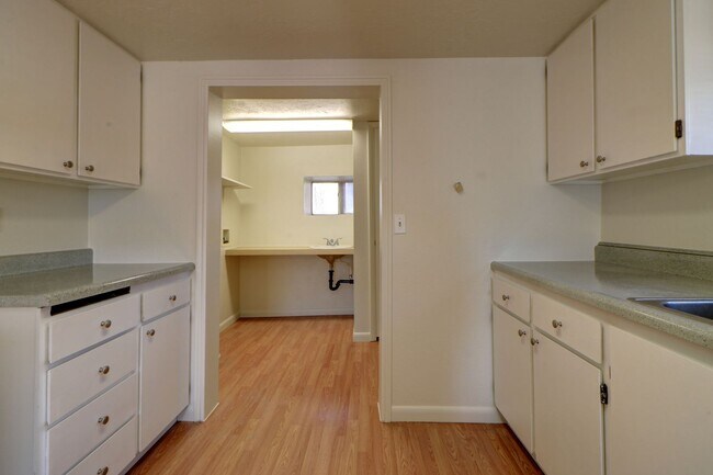 Building Photo - 311 Springville Duplex