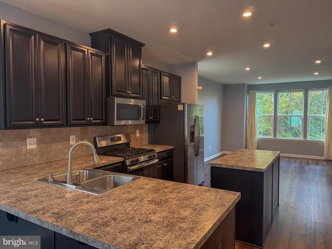 Building Photo - 1437 Strahorn Rd