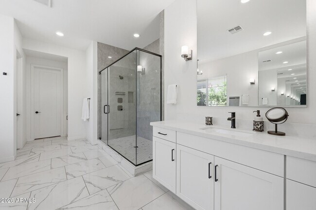 Building Photo - 4416 E Roy Rogers Rd