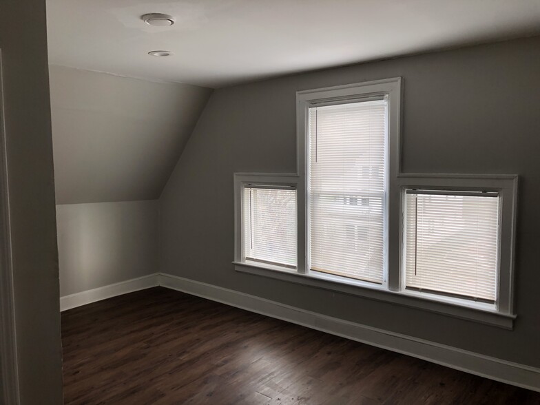 Living Room 1A - 257 W Utica St