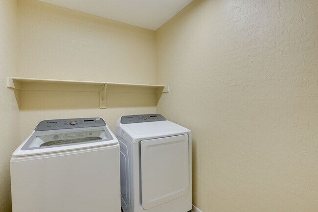 Building Photo - 2717 Rimbaud St