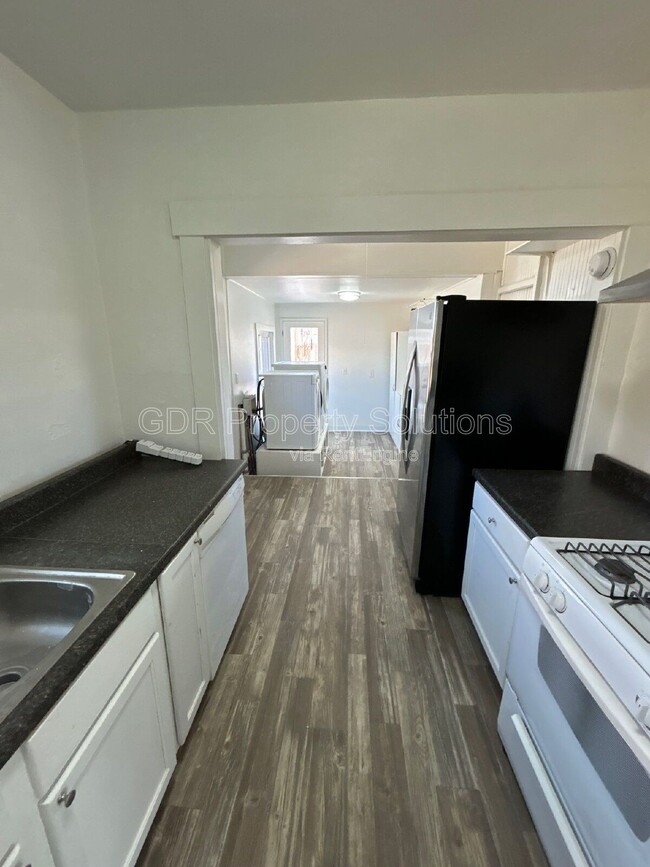 Building Photo - 116 Princeton Dr SE