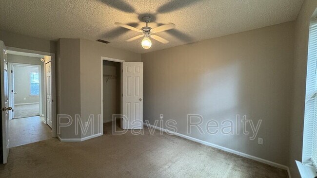 Building Photo - 9092 Camshire Dr