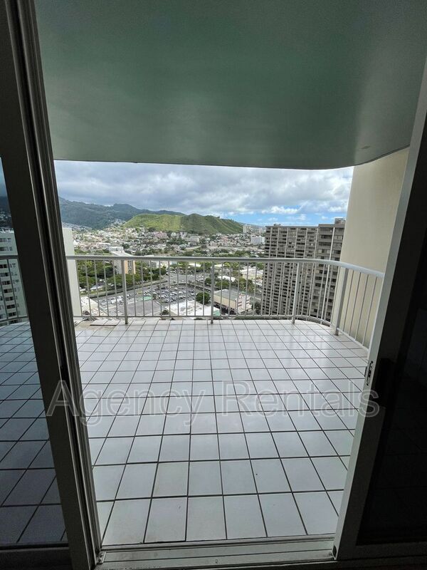 Building Photo - 1212 Nuuanu Ave