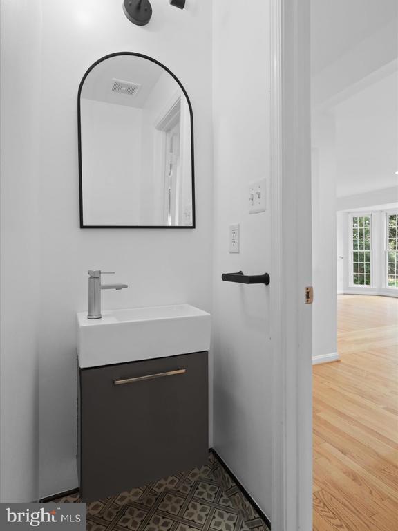 Building Photo - 1518 Summerset Pl