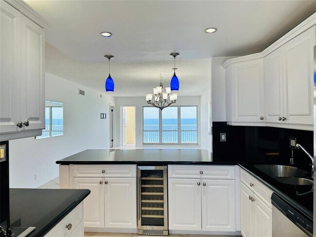 Building Photo - 750 N Ocean Blvd