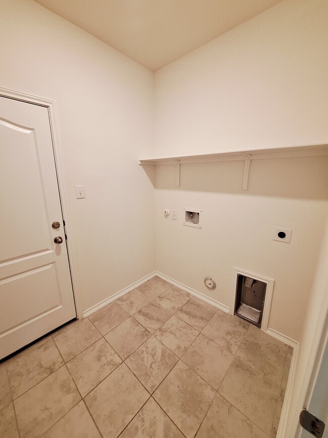 Building Photo - 17015 Gibbons Path