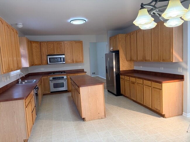 Building Photo - 1155 Clover Hill Ln