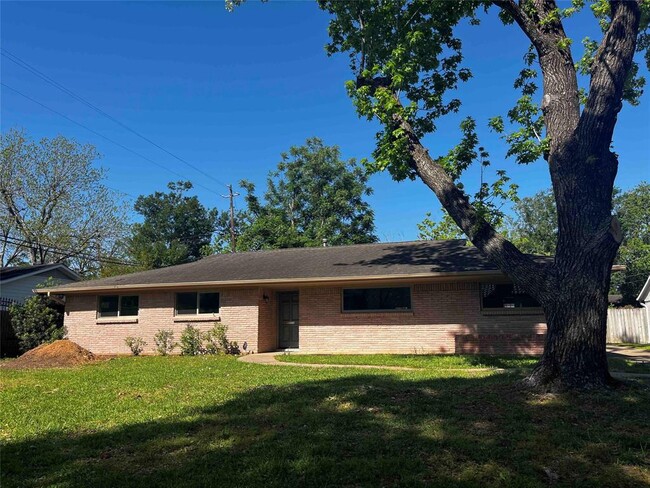 Primary Photo - 8106 Mullins Dr