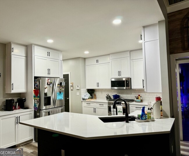 Building Photo - 203 Baywood Ln