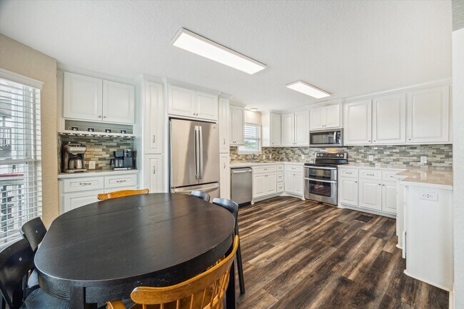 Building Photo - 395 Redfish Dr