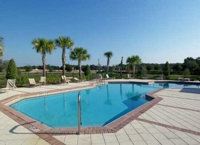 Building Photo - THREE BEDROOM CONDO AVAIILABLE IN BELMONT