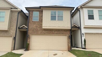 Building Photo - Townhouse in Lilburn