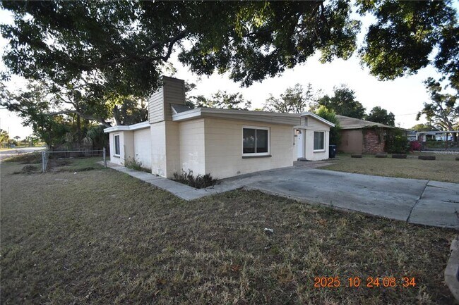 Building Photo - 10011 N 28th St