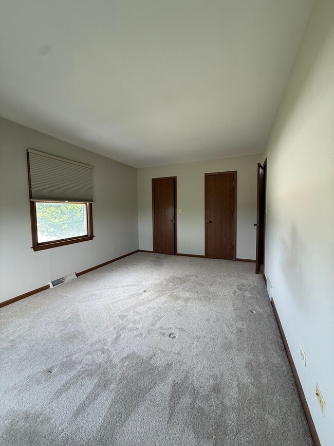 Building Photo - 153 Spuhler Dr