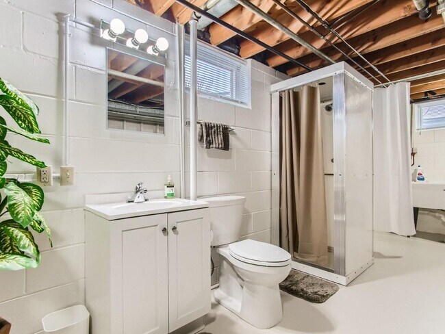 Building Photo - 12625 Monterey Ave S