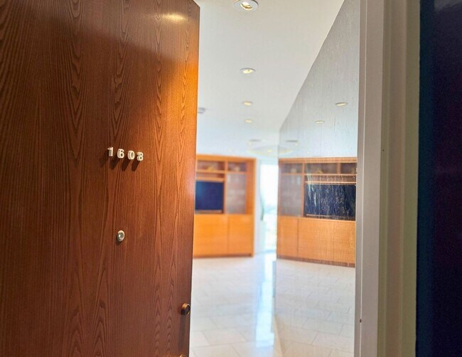 Building Photo - Designer Luxury. Iconic Views. Extraordinary Living.