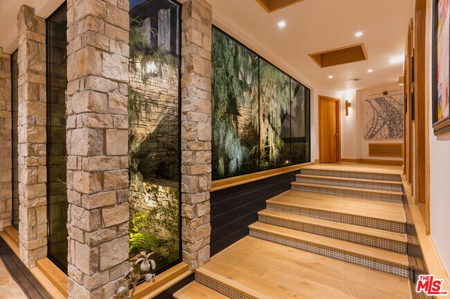 Building Photo - 4880 Queen Florence Ln