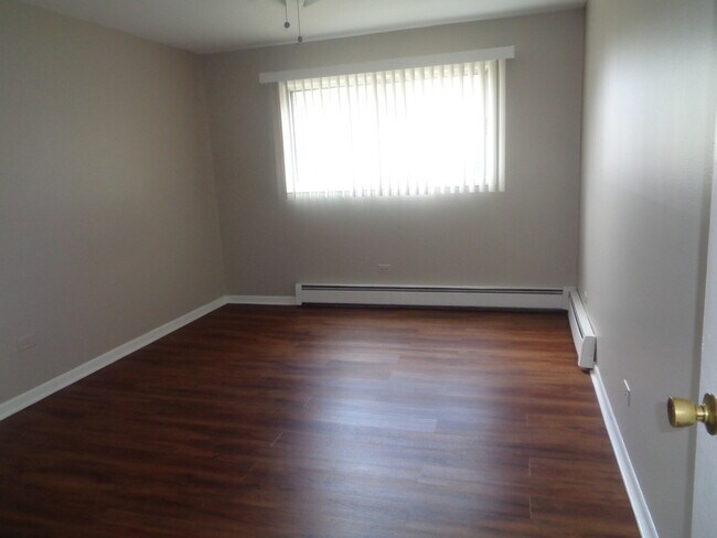 Building Photo - 6334 W 99th Pl