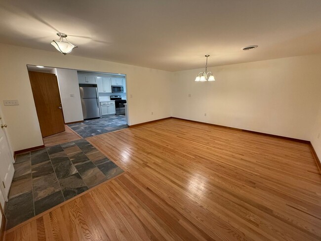 Building Photo - Large 4-Bed Brick Rancher with 2-Car Attac...