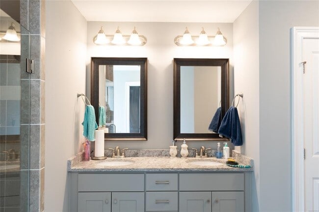 Building Photo - 950 Wheat Ridge Dr