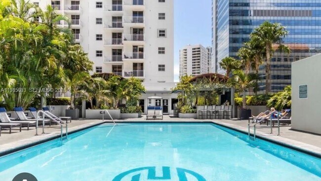 Building Photo - 185 SE 14th Terrace