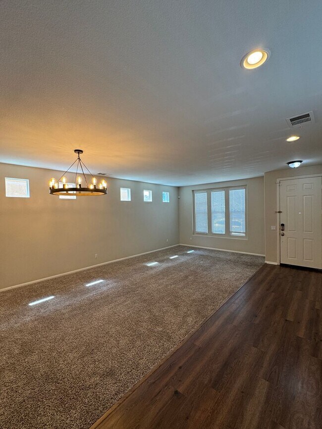 Building Photo - Spacious 3-Bed Lakeview Home with Loft & Community Amenities