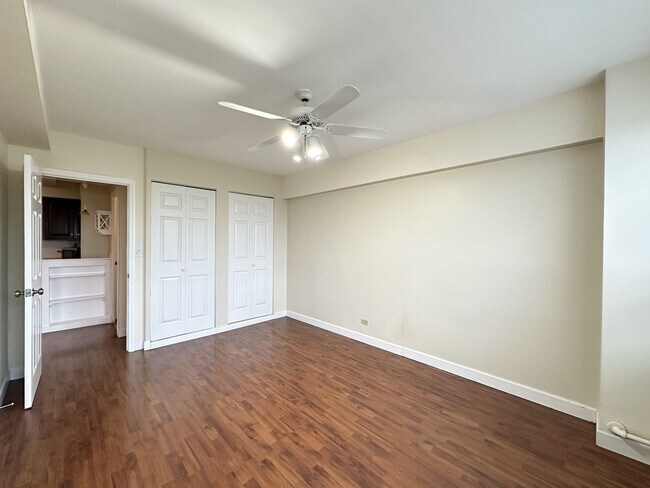 Building Photo - 4180 N Marine Dr