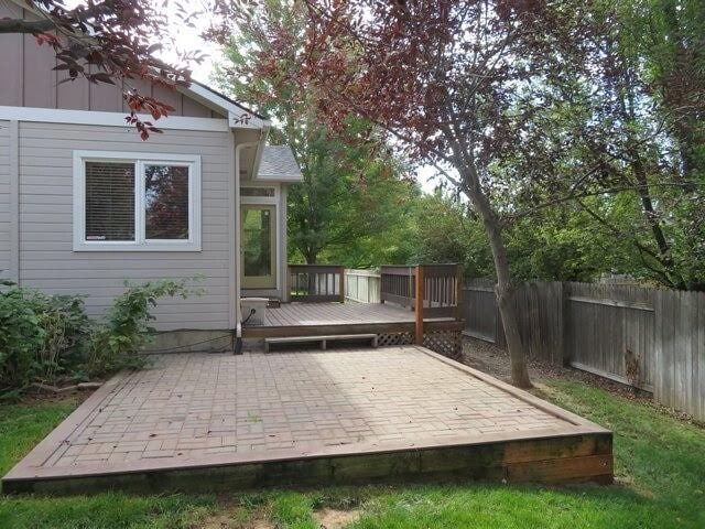 Building Photo - Impressive Home w/ 6 Bedrooms, Full Finish...