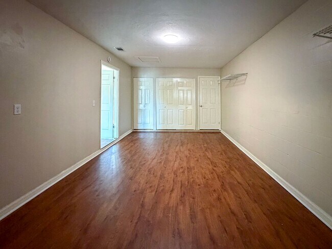 Building Photo - Move-in Ready Recently Updated 4BR/2BA House in Alachua! *Approved Application*