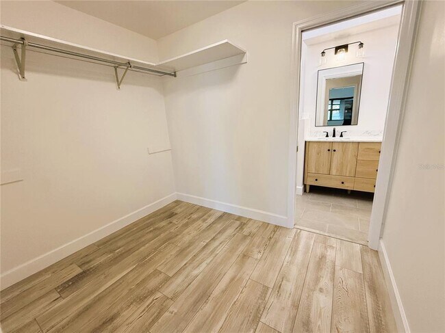 Building Photo - 468 20th Ave