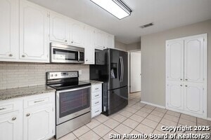 Building Photo - 1267 E Common St