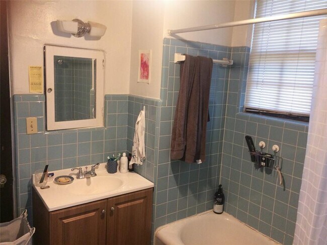 Building Photo - 3111 Harris Park Ave