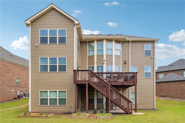 Building Photo - 5230 Edgebrook Dr