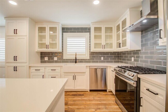 Building Photo - 5735 Grape St