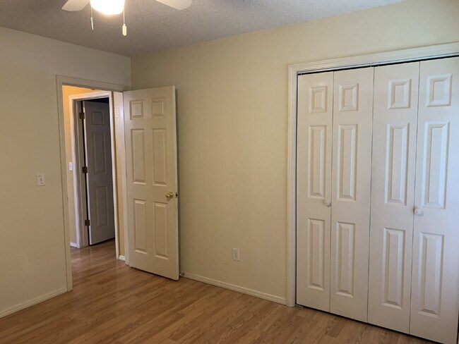 Building Photo - 1302 N Flamingo Rd