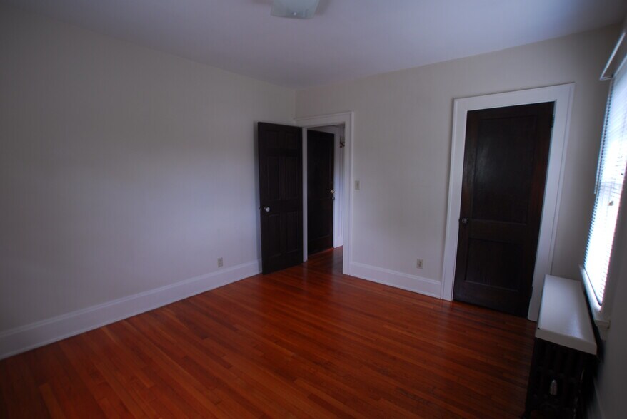 Bedroom - 3102 Troy Ave