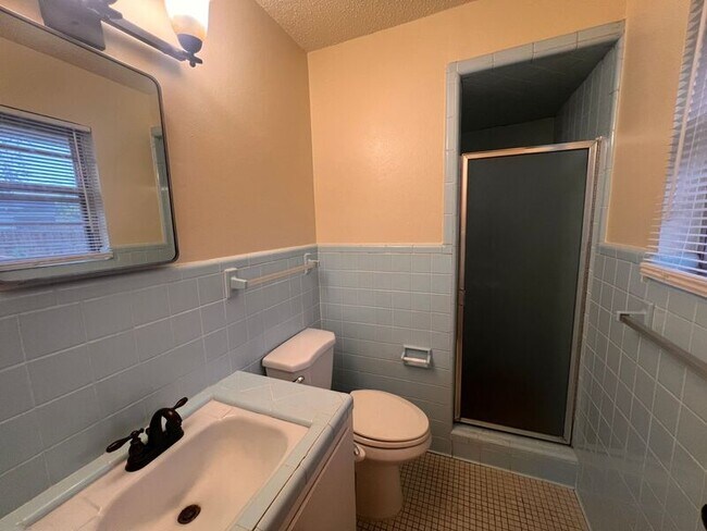 Building Photo - 6709 Sandpiper Dr