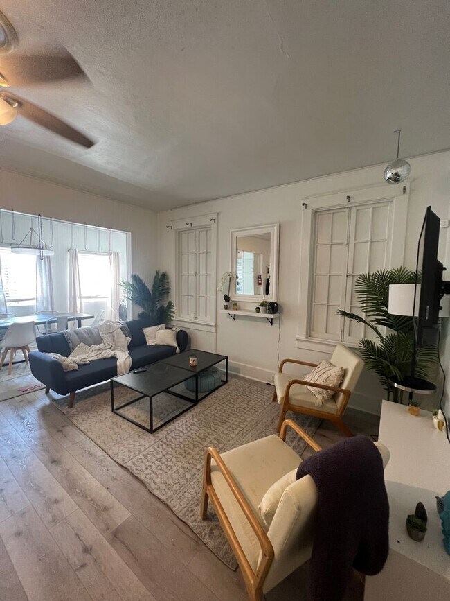 Building Photo - 812- 814 Audubon Street - 814 - 3rd Floor