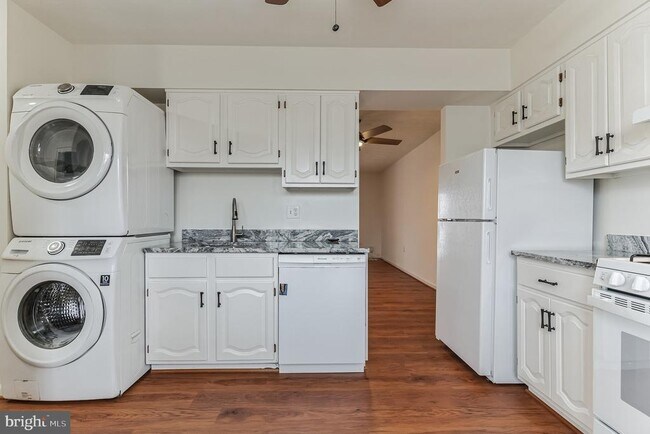 Building Photo - 10177 Irongate Way