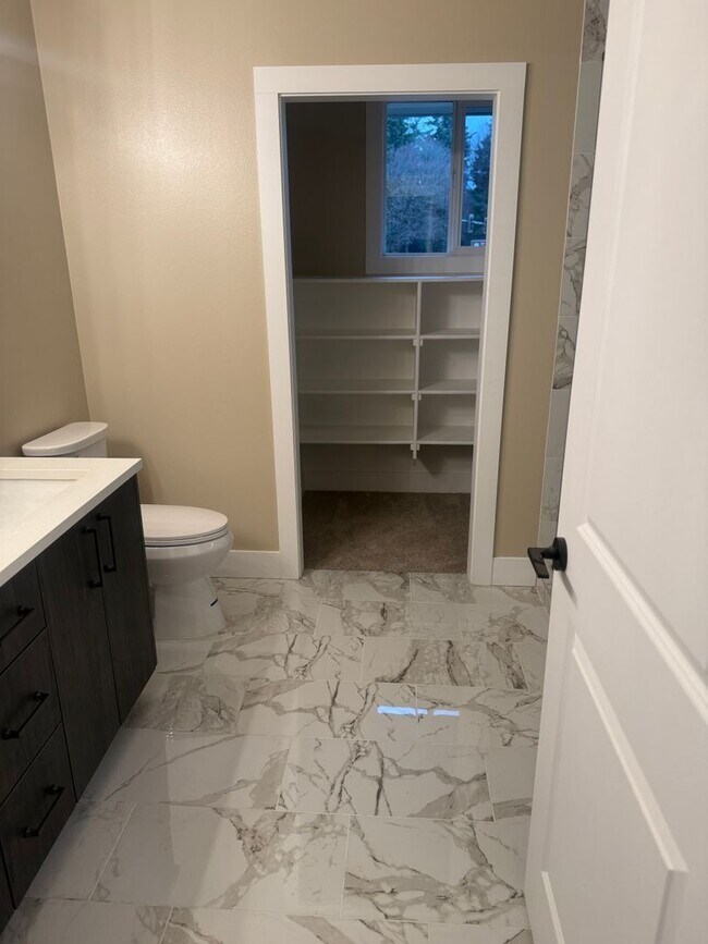 Building Photo - Newly Remolded 4-bedroom 3 bath Home in Downtown Woodland WA