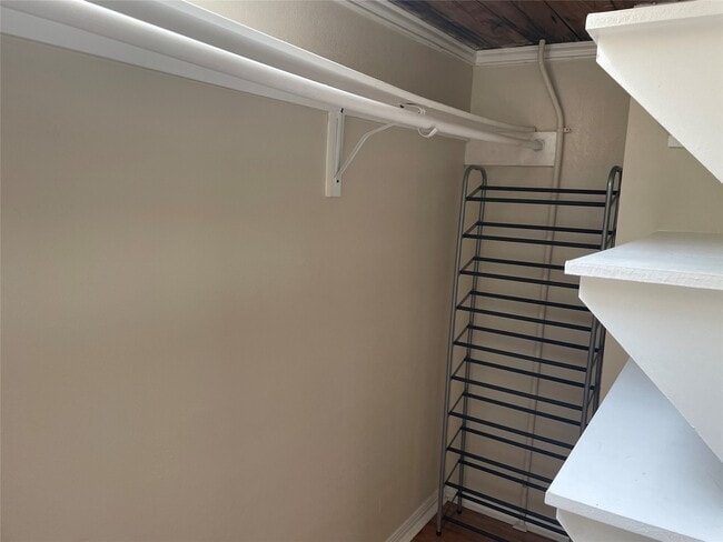 Building Photo - 2116 The Strand