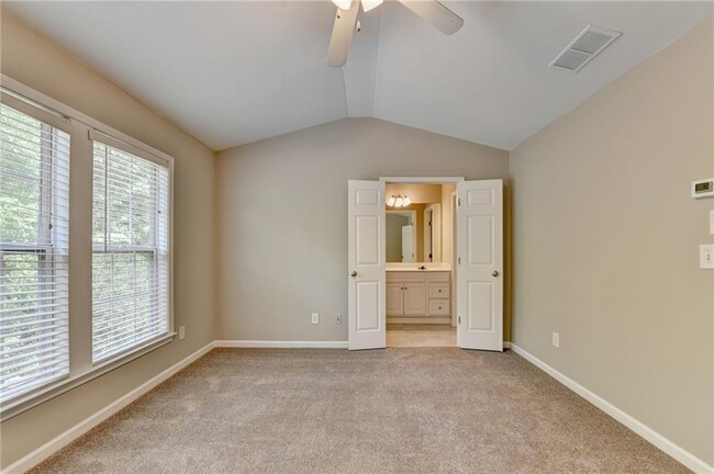 Building Photo - 4021 Edgecomb Dr