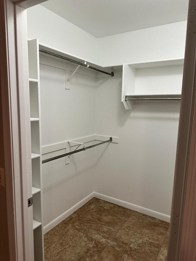 Building Photo - 1295 N Ash St