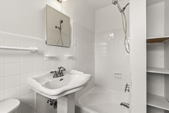 Building Photo - 1041 N Thornton Ave