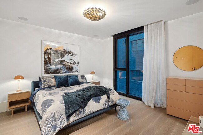 Building Photo - 8420 W Sunset Blvd