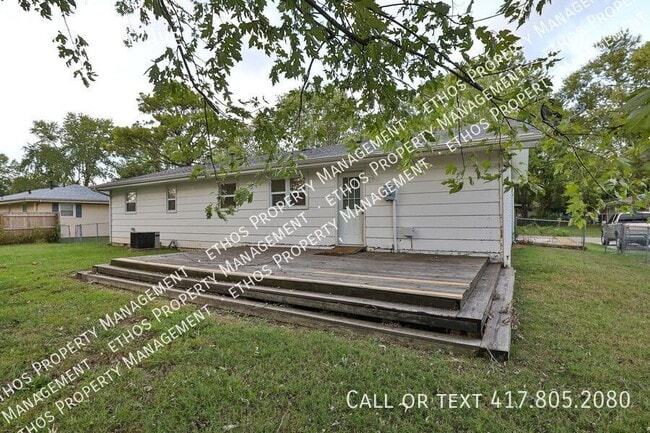 Building Photo - 131 S Dale Ave